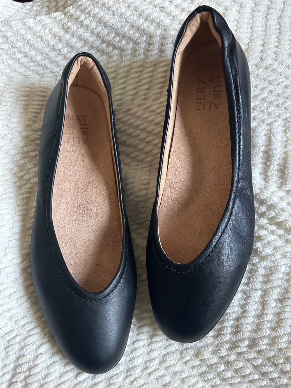 Women’s Naturalizer Black Leather Round-Toe Ballet Flats